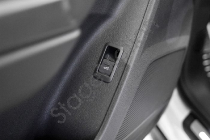 Pulsador de puerta trasera del conductor con botón pulsador para Audi Q3 F3