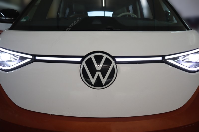 Kit de parrilla de radiador con iluminación de contorno LED para VW ID-Buzz EB