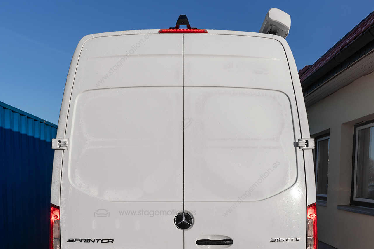 Kit cámara de visión trasera código FR8 para Mercedes Benz Sprinter W907 / W910